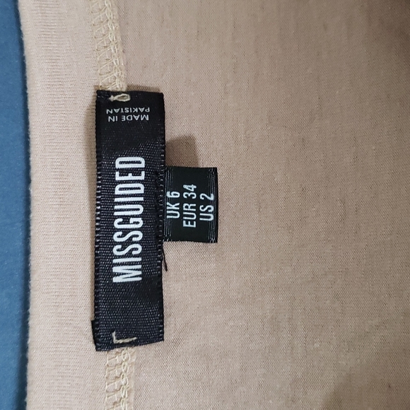 Tan long sleeve crop top. Worn few times. Size 2. Missguided. I'm open to offers - Picture 2 of 2